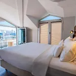 Discovery Hotel
