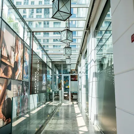 Discovery Hotel