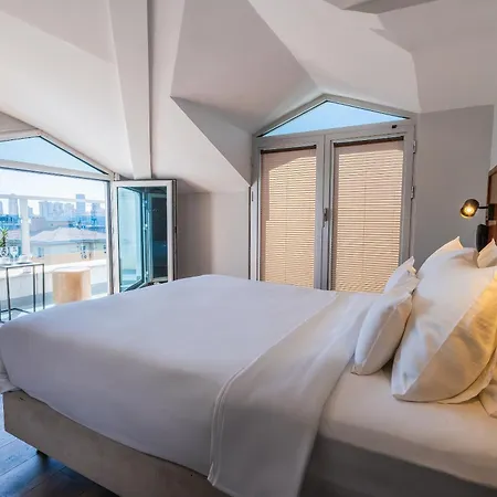 Discovery Hotel