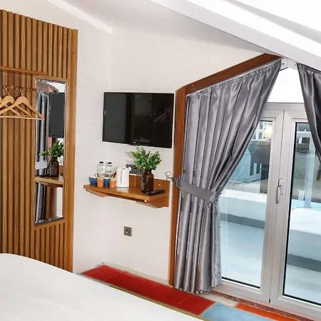 Hotel Discovery 3*