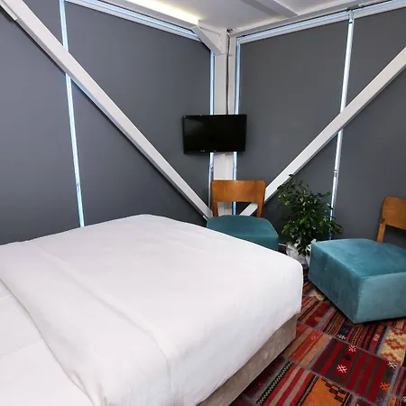 Hotel Discovery 3*