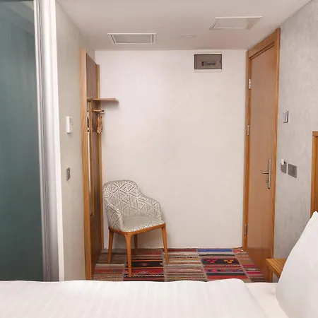 Hotel Discovery 3*